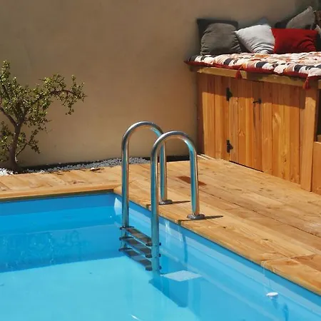 Maison Avec Piscine Sans Vis-à-vis à 15mn Des Plages Casa de Férias *